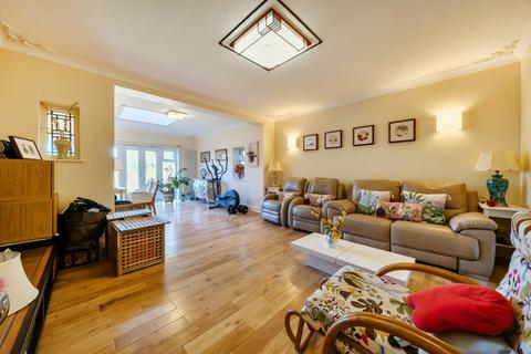 undefined, Baronsmede, Ealing, W5