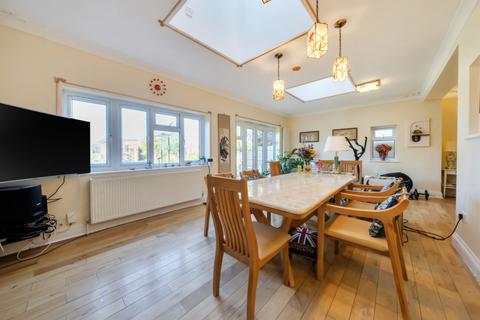 undefined, Baronsmede, Ealing, W5