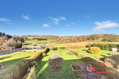 3 bedroom detached house for sale, Burton Road, Swadlincote DE11