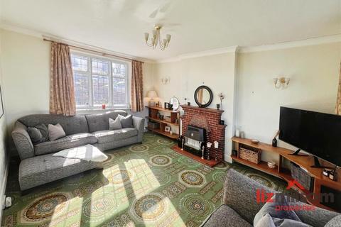 3 bedroom detached house for sale, Burton Road, Swadlincote DE11
