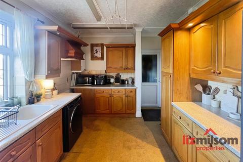 3 bedroom detached house for sale, Burton Road, Swadlincote DE11