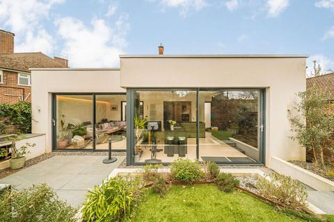 3 bedroom maisonette for sale, Linden Close, Thames Ditton KT7