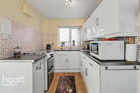 2 bedroom chalet for sale, Eva Close, Shipdham