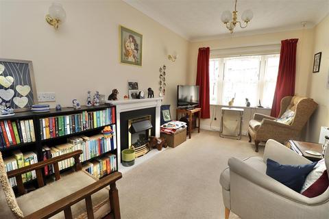 2 bedroom flat for sale, Betterton Court, Pocklington