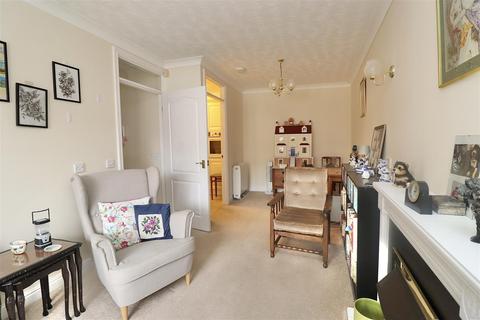 2 bedroom flat for sale, Betterton Court, Pocklington
