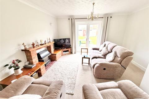 2 bedroom bungalow for sale, Rossmore Road, Parkstone, Poole, BH12