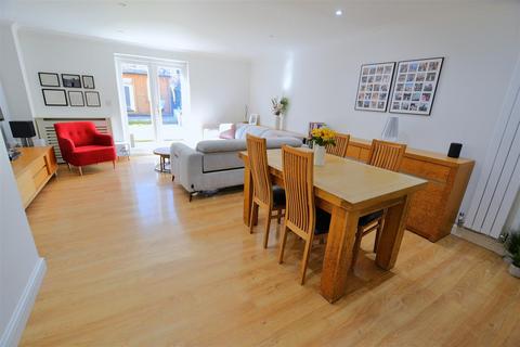 3 bedroom end of terrace house for sale, Daisy Drive, Hatfield Garden Village