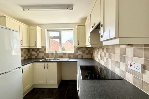 2 bedroom flat to rent, Beech Tree Drive, Badshot Lea, Farnham