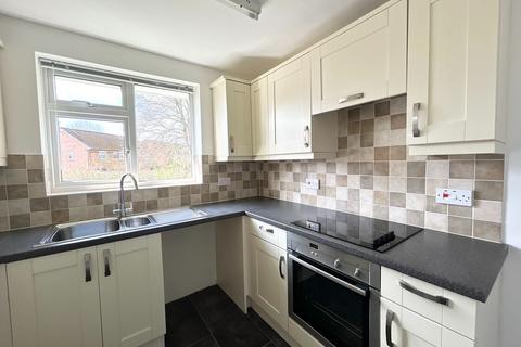 2 bedroom flat to rent, Beech Tree Drive, Badshot Lea, Farnham