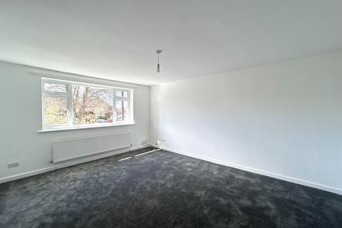2 bedroom flat to rent, Beech Tree Drive, Badshot Lea, Farnham