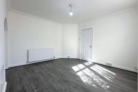 2 bedroom terraced house to rent, Hunters Square, Dagenham RM10