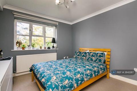 undefined, Cheyne Court, Sutton, SM2