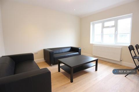 3 bedroom flat to rent, Eastbourne Avenue, London, W3