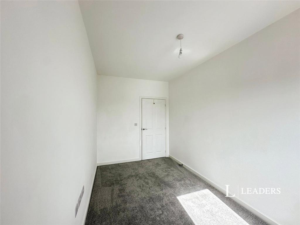 Second Bedroom (2)