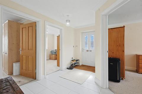 3 bedroom detached bungalow for sale, Milestone Close, Hockley SS5