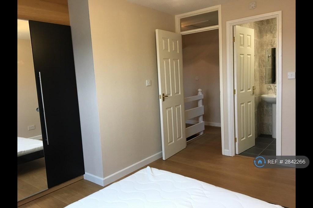 Bedroom 1a