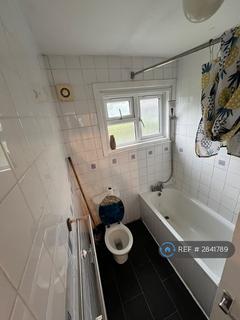3 bedroom maisonette to rent, Browning Avenue, London, W7