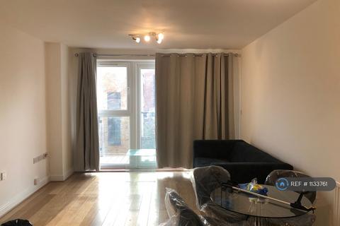 2 bedroom flat to rent, Chancellor Way, London, RM8