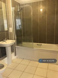 2 bedroom flat to rent, Chancellor Way, London, RM8