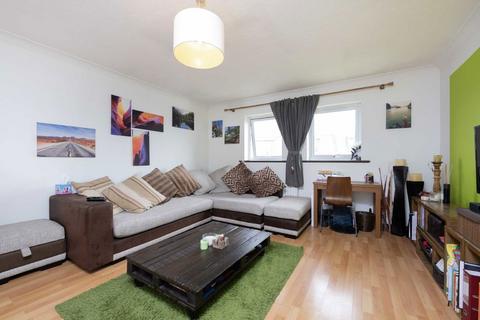 1 bedroom flat to rent, Chaseley Drive, London W4