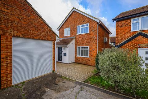 3 bedroom detached house for sale, Fairfield Gardens, Leigh-on-sea, SS9