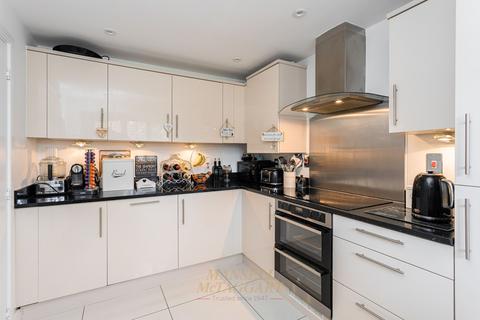 4 bedroom semi-detached house for sale, Loxfield Close, East Grinstead RH19