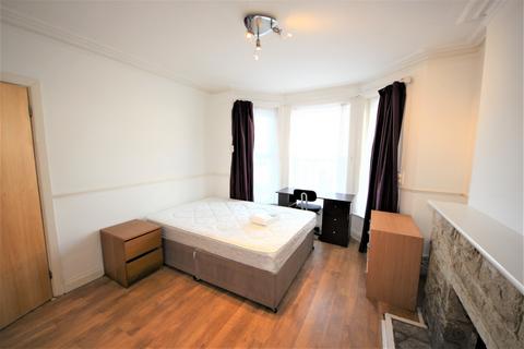 1 bedroom house to rent, Stewart Road, Charminster,