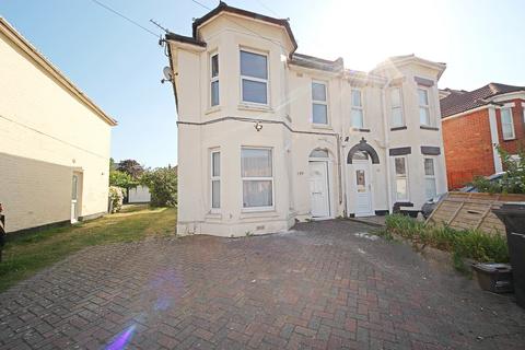 1 bedroom house to rent, Stewart Road, Charminster,
