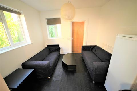 1 bedroom house to rent, Stewart Road, Charminster,