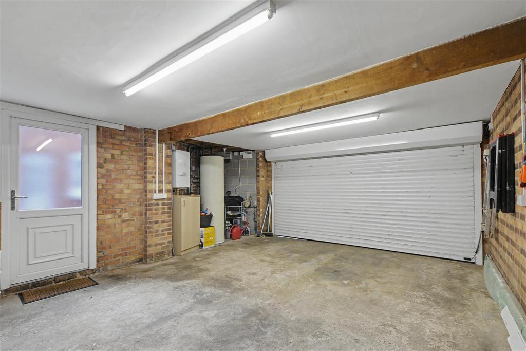 Garage 2.jpeg