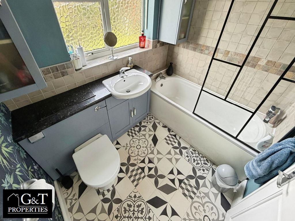 Family bathroom