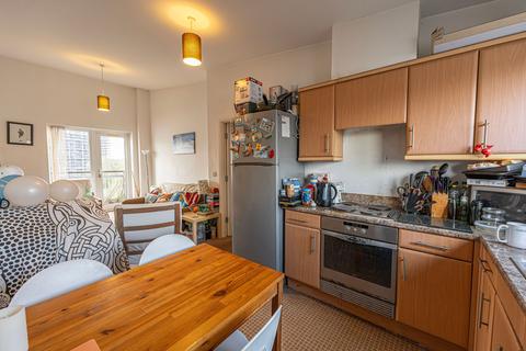 Flat - Jim Driscoll Way, Cardiff Bay, CF11