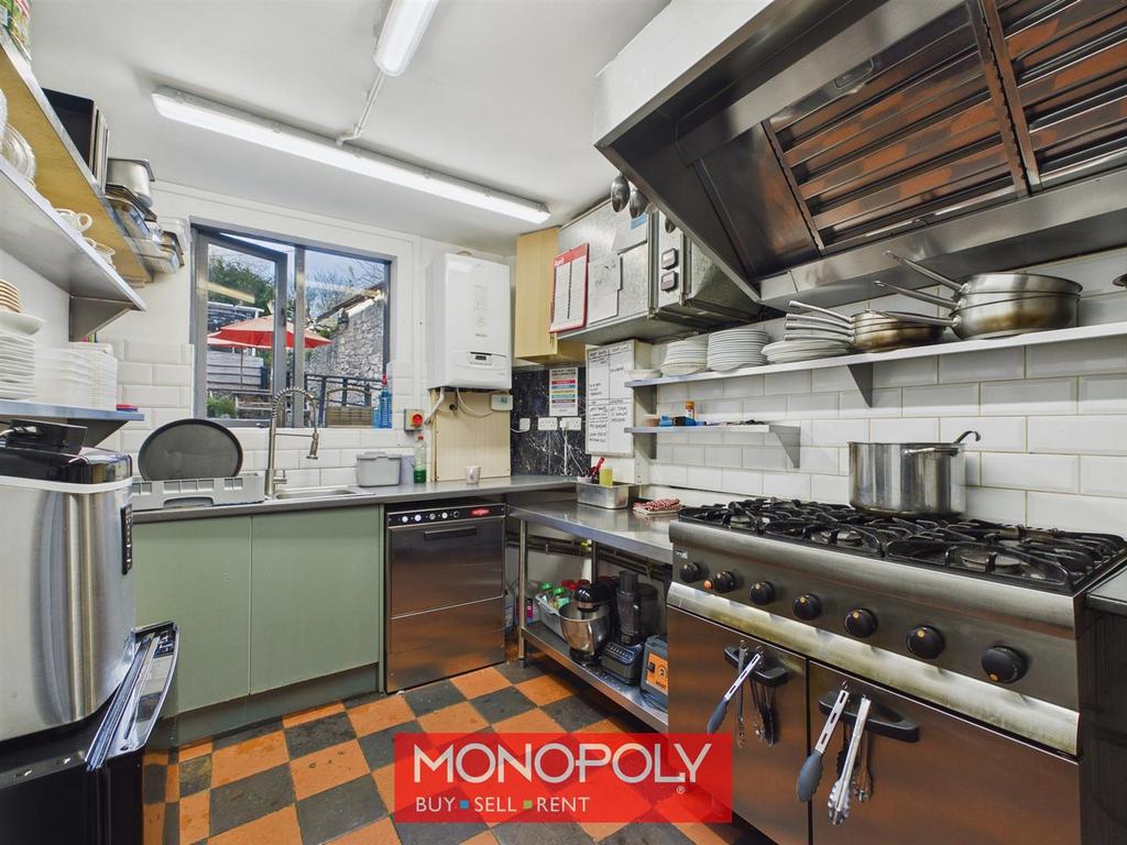 31 Kitchen