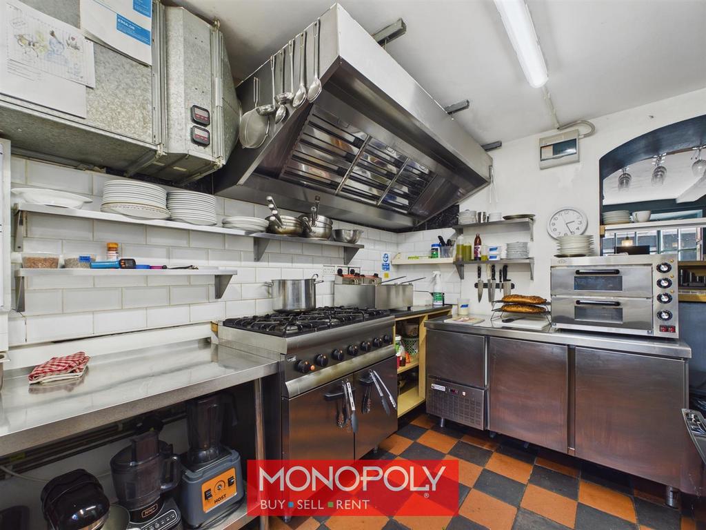 31 Kitchen