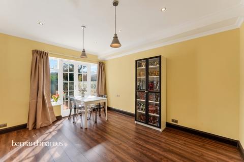 undefined, Brockenhurst Way, London