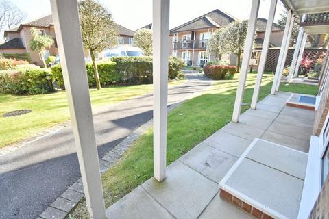 1 bedroom retirement property for sale, Fernlea Avenue, Ferndown, BH22