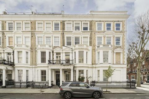2 bedroom flat to rent, Castletown Road, London W14