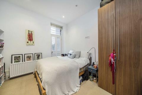 2 bedroom flat to rent, Castletown Road, London W14