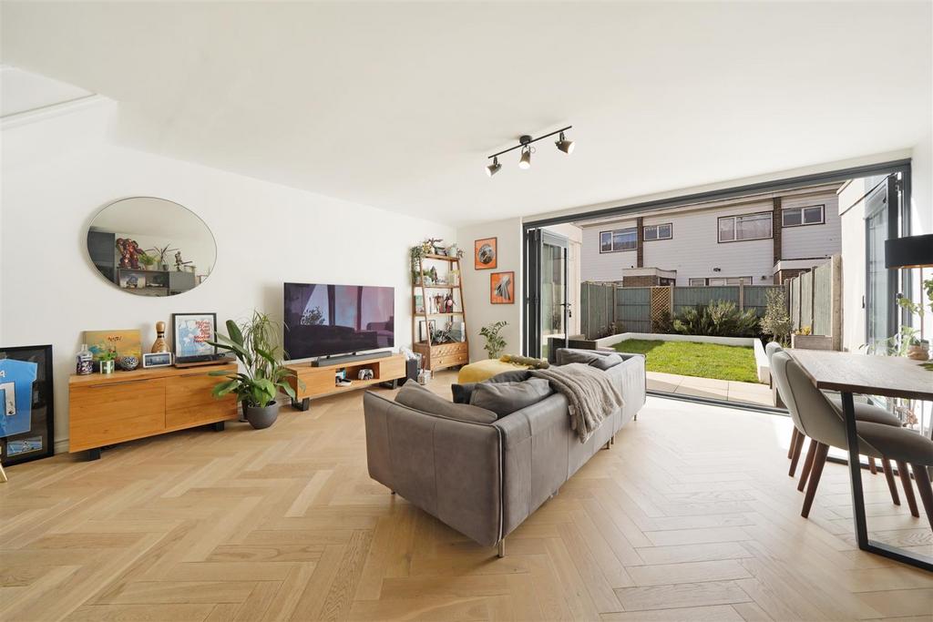 57 Kidbrooke Park Close - wx169 A6hkgd LGf F1mjc D.jpg