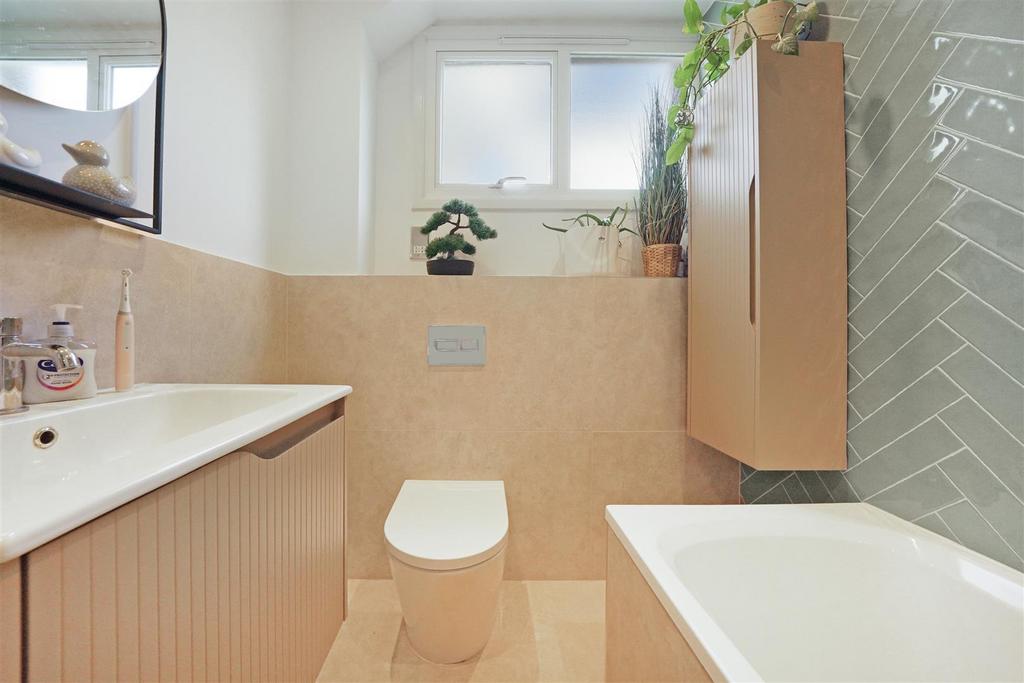 57 Kidbrooke Park Close - xb2 Um Rm Uqr DAMy DZAh Gy.jpg