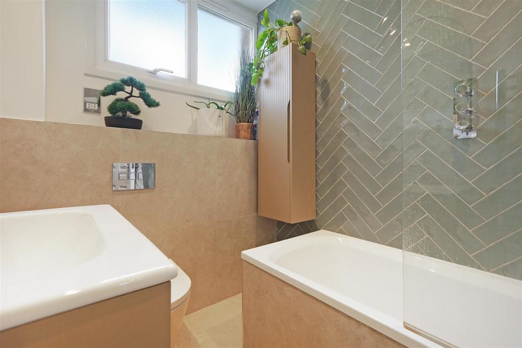 57 Kidbrooke Park Close - 7y CMV4 ESakx Q8q8d UBU8.jpg