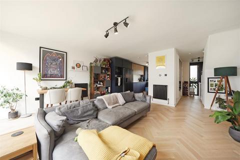 3 bedroom terraced house for sale, Kidbrooke Park Close, London SE3