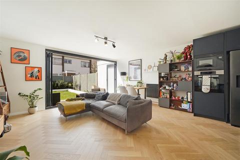 3 bedroom terraced house for sale, Kidbrooke Park Close, London SE3