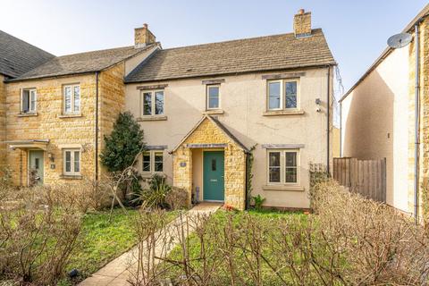3 bedroom end of terrace house for sale, Roseblade Walk, Tetbury