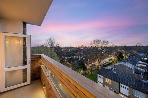 2 bedroom apartment for sale, Pringle Gardens, London SW16