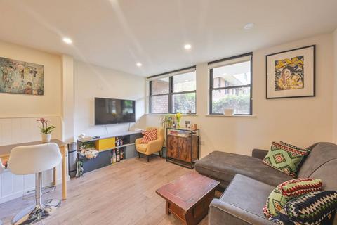 3 bedroom maisonette for sale, Priory House, Rampayne Street, Pimlico, London, SW1V