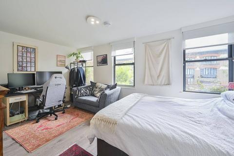 3 bedroom maisonette for sale, Priory House, Rampayne Street, Pimlico, London, SW1V