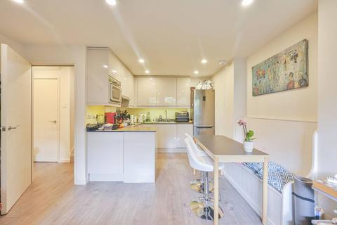 3 bedroom maisonette for sale, Priory House, Rampayne Street, Pimlico, London, SW1V