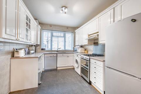 3 bedroom flat to rent, Willesden Lane, Cricklewood, London, NW6