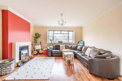 3 bedroom flat to rent, Willesden Lane, Cricklewood, London, NW6